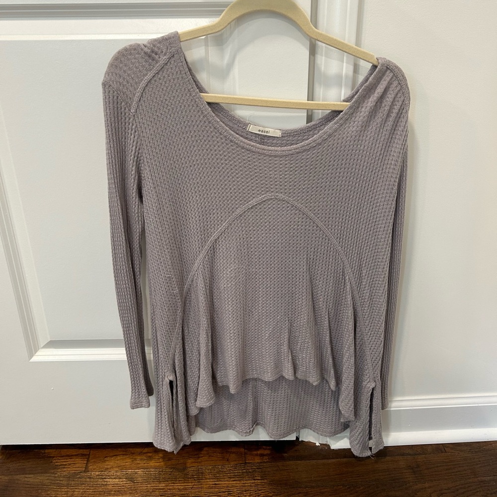 TOP || thin sweater with spilt hem
